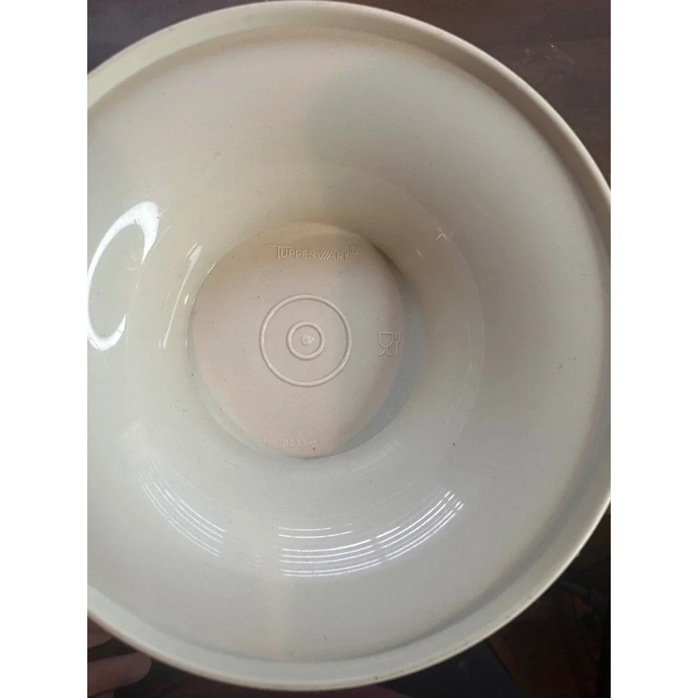 Vintage Tupperware Cake Taker Pedestal Stand Domed Lid Almond 1533-5 1710-1